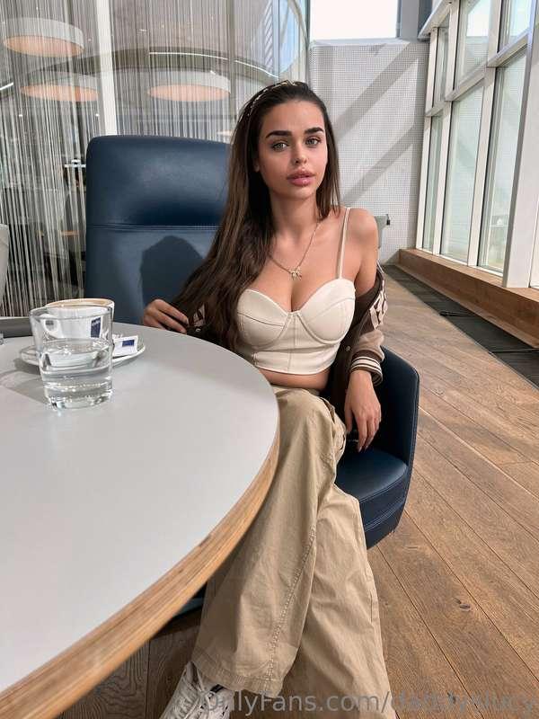## I feel very beautiful today, what do you think? 😏