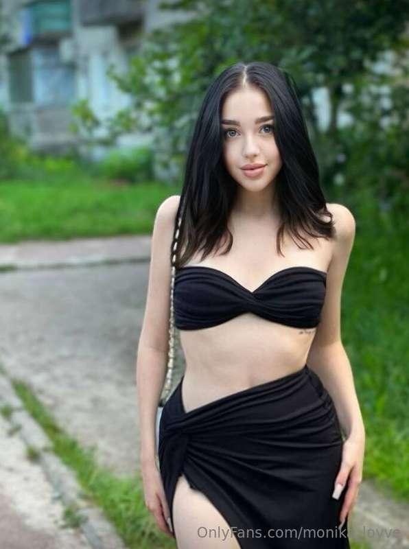 🔥 STOP SCROLLING🔥
 Let me distract you👉@elsa_wild💋
Cute girl..