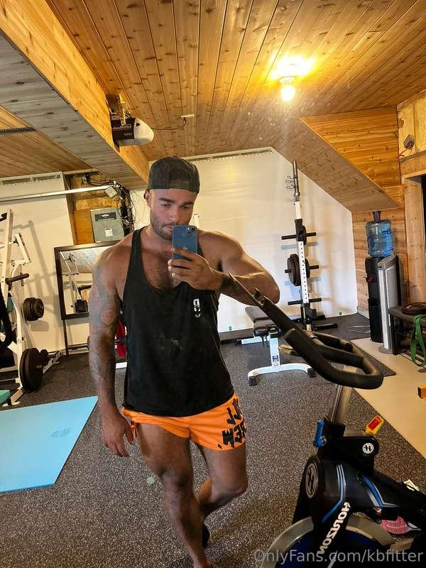 Miss the warmer weather and slutty gym fits 