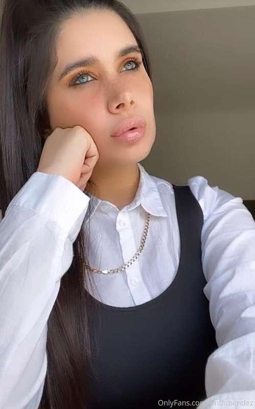 Tengo cara de buena, pero una diabla por dentro...  I have a..