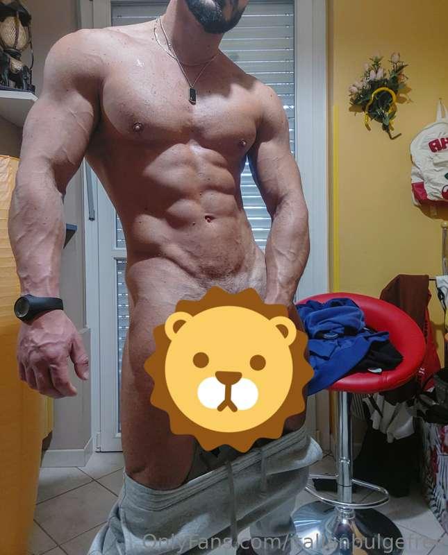 Who wants the last drop? or do you want it all? 😏

Here te a..