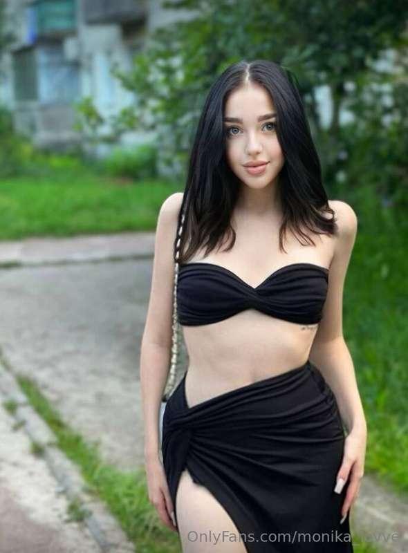 🔥 STOP SCROLLING🔥
 Let me distract you👉@elsa_wild💋
Cute girl..