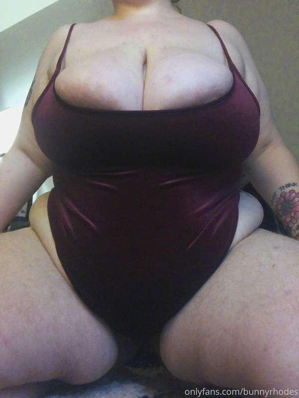 anyone recognize this bodysuit?
i've taken pics in it a few ..