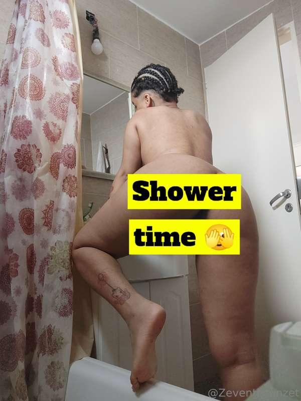Take a shower with me babe😊