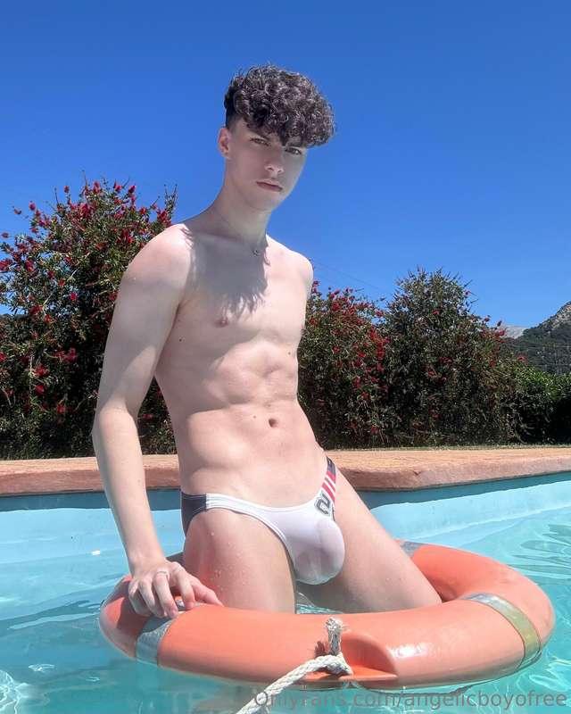 Are my speedos see-through? 💦 You can see the other pics unc..