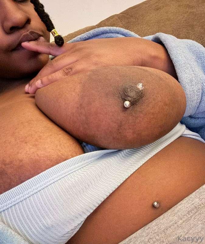 Biggest Areola yet 😩