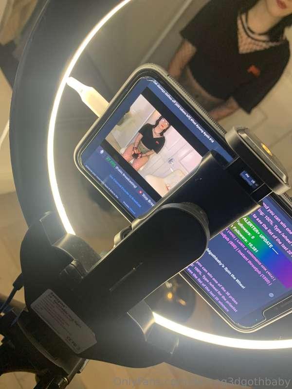 Liveeee againnn chaturbate.com/damag3dgothbaby