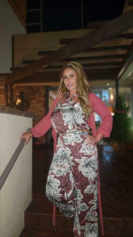 Wearing a beautiful dress and a smile. 😊🥰