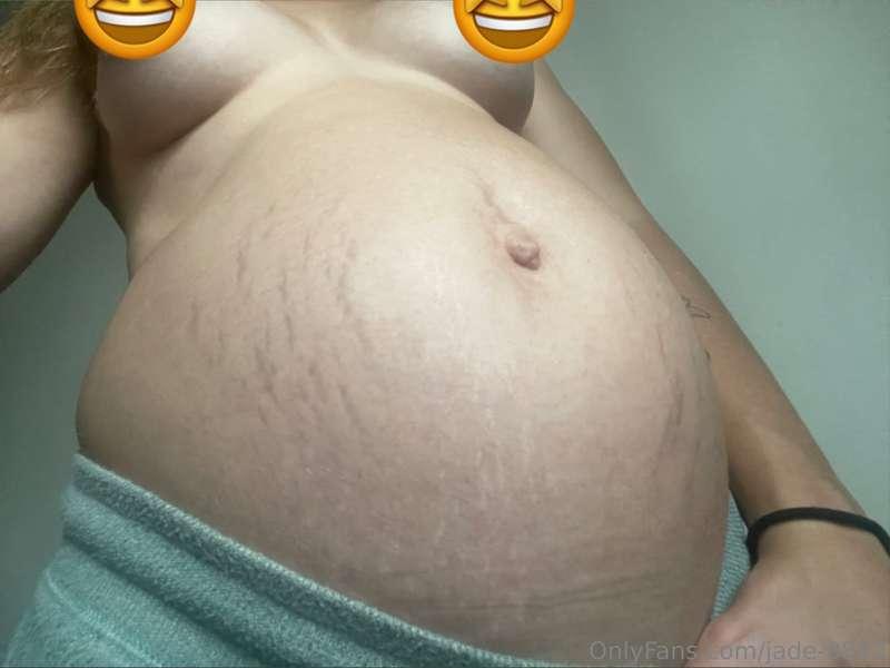 Stretch marks are starting to show 🤪boobs are hugeeeee! Full..