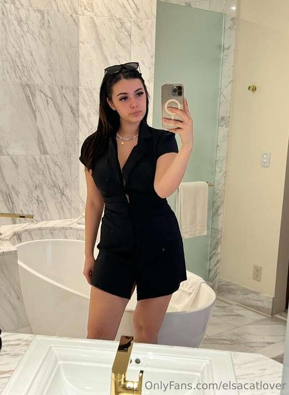 Classy vibes 🖤