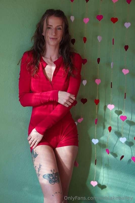 touch me, tease me, use me as your toy 😈