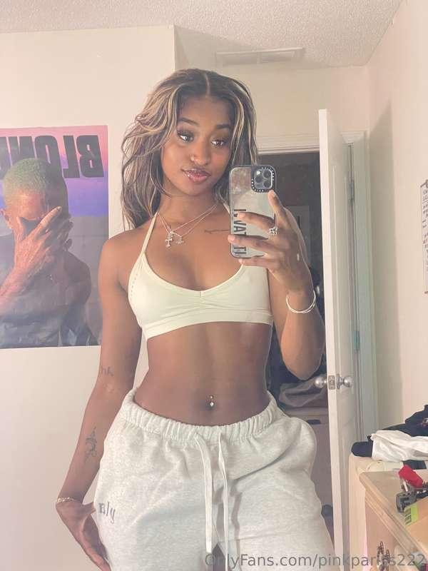 I love a good mirror pic 🤗