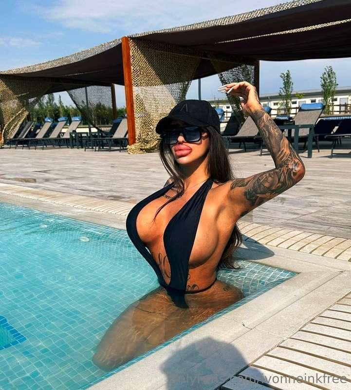 Miss me ? 😋🖤 Waiting for you on my VIP page 😋 https://onlyfa..
