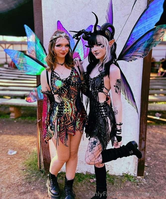 Ur fav pixie girls 🧚🏻‍♀️🧚🏻