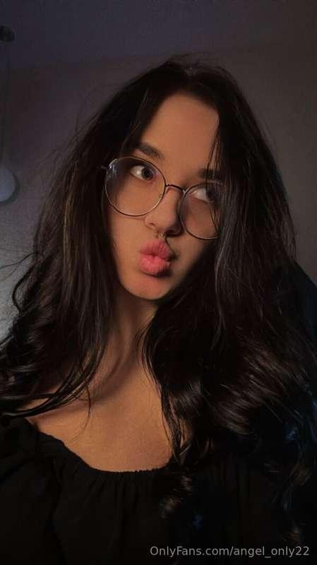 🔥 🔥 🔥
Daddy, I'm so horny and I don't know what to do🫦
Can y..