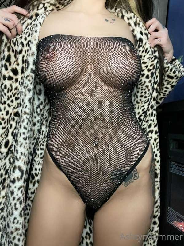 I wish someone would just rip this off me and fuck me like I..