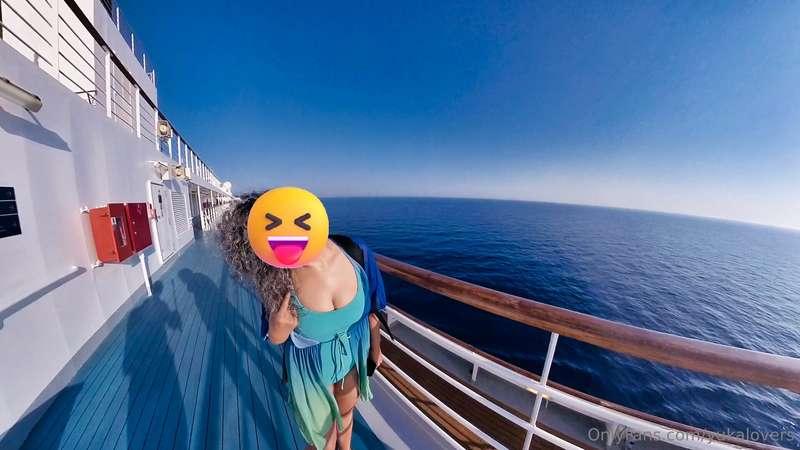 Under the burning sun, my skin shivers as the deep blue of t..