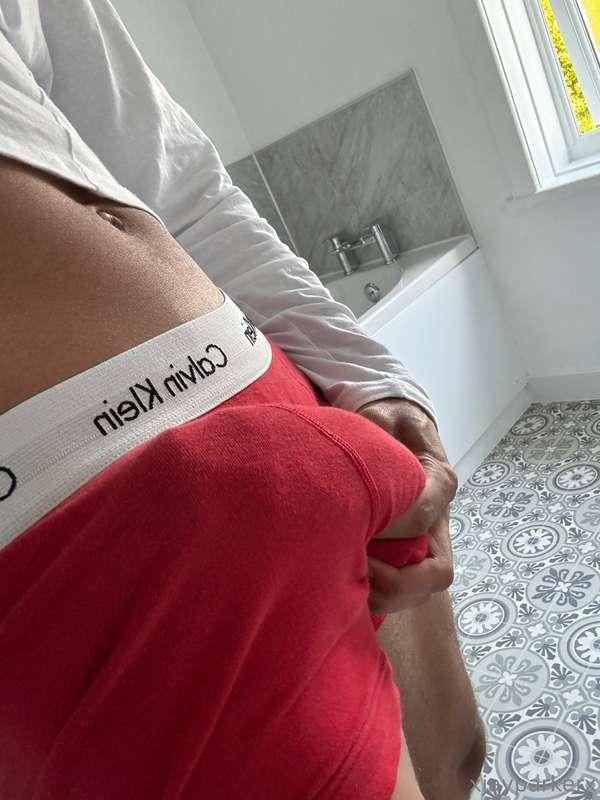 Check your messages, get yourself horny and view the face re..