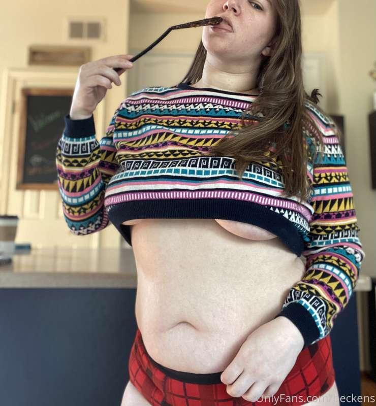 Who wants to help with Thanksgiving dinner? ;D 🦃🥧🍴🍂