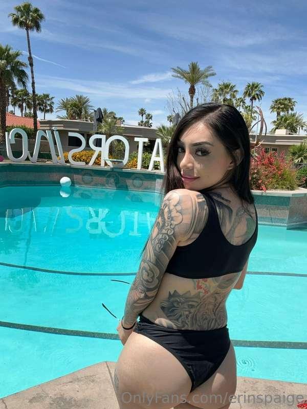 Put a lil lotion on me plz