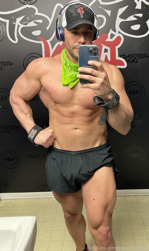 What a great session this morning. Rate my #FlexFriday pump...