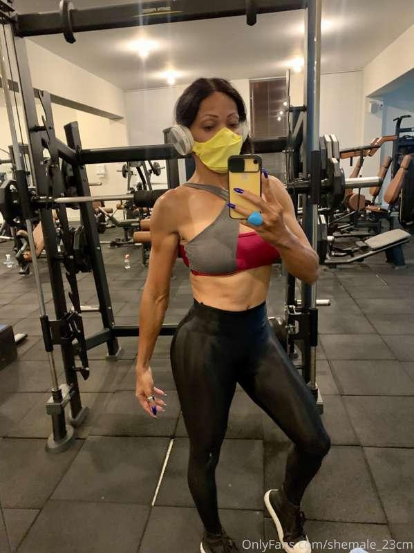 I'm at the gym thinking about my slaves🔥😈