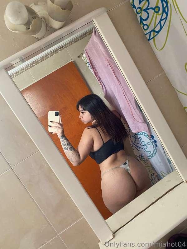 This ass is preparing for the farts I'm going to fart today ..