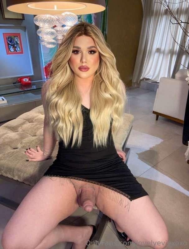 I swear you’re gonna be shocked when you see how huge her th..