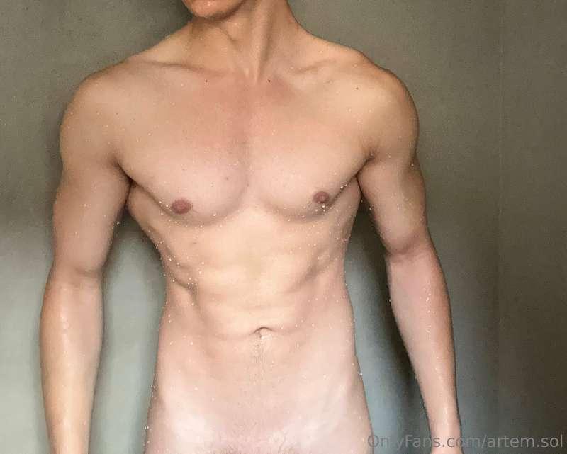 It’s so warm today💦😏