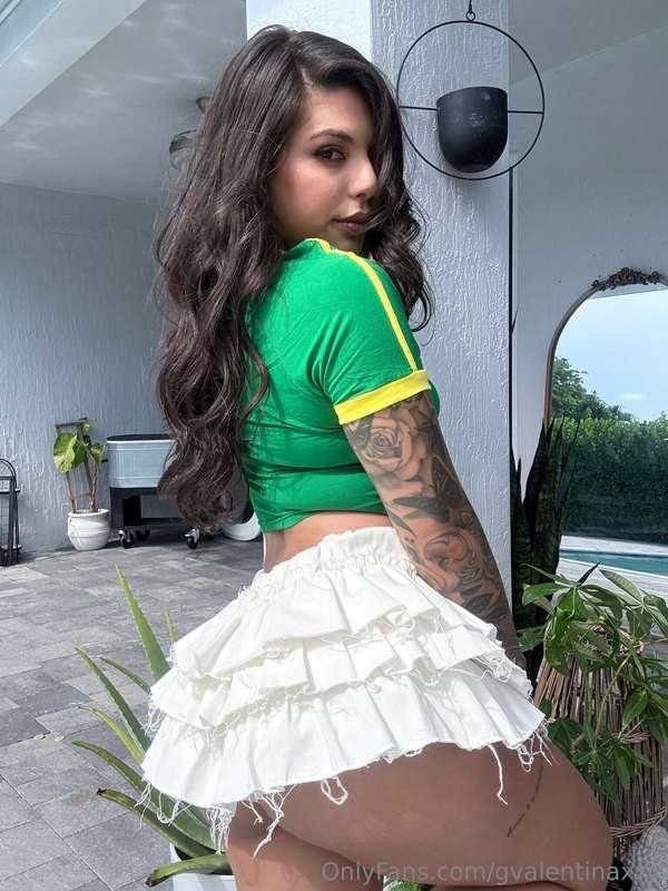 Can I be your cute little dickstraction today 🥰