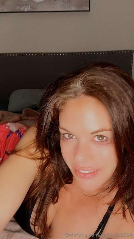 Amazing leglock throatpie blowjob video... 

Get this video ..