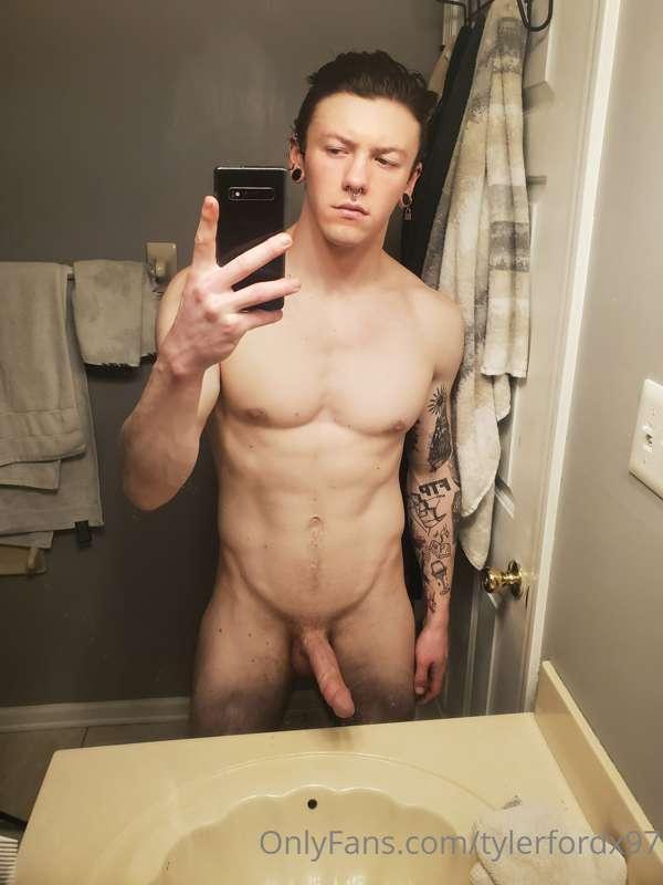 Fuck me hard Friday 🖤