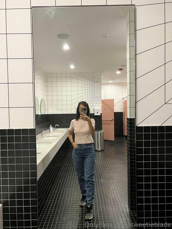 #OOTD for the past office days:

- Crop tee from China onlin..