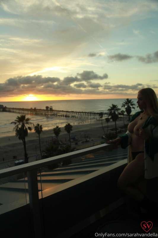 Sunset with Sarah❤️☀️🧡 
Enjoy