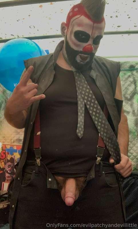 Filming new content tonight 🤡🍌💦🤡