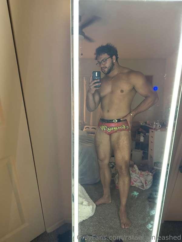 Happy Friday, wanna do me this weekend? 