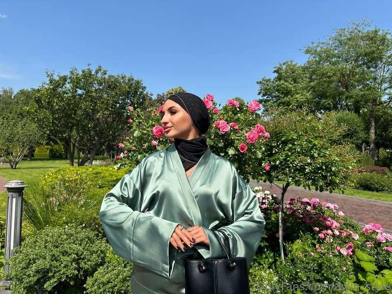 🥰Evening is the time when the world becomes softer and thoug..