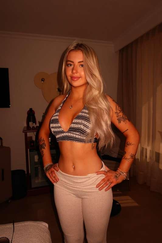 I'm a good girl except when I'm naked 🙈