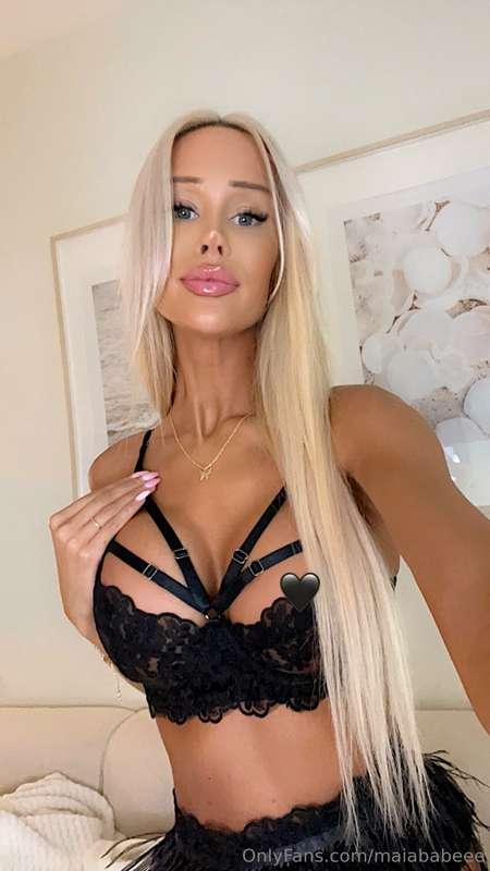 Kisses 🖤