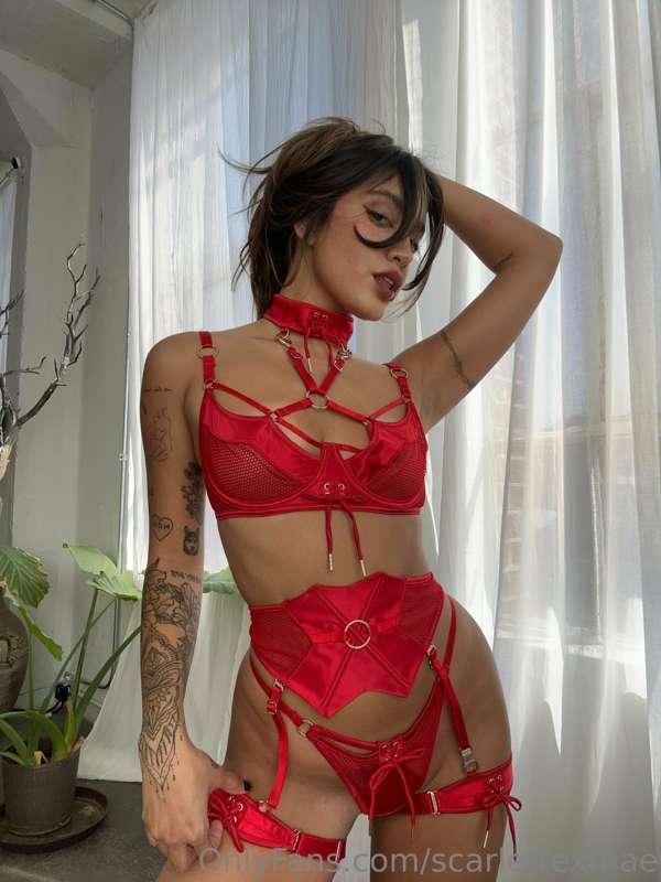 Dressed up pretty just for you guys 🌹