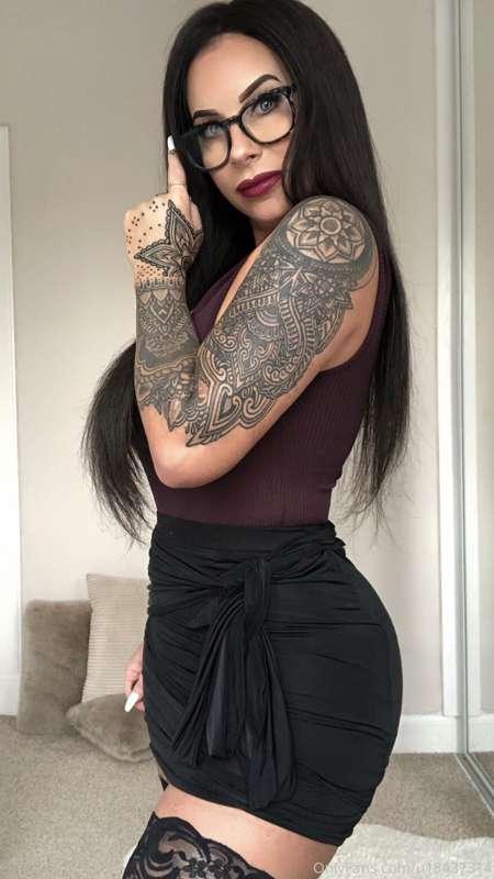 Do you like my new tattoo? Having my hand tattoo’d was defin..