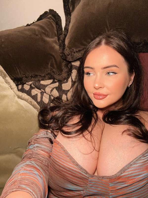 spam me with likes and I'll send you free nasty content👅