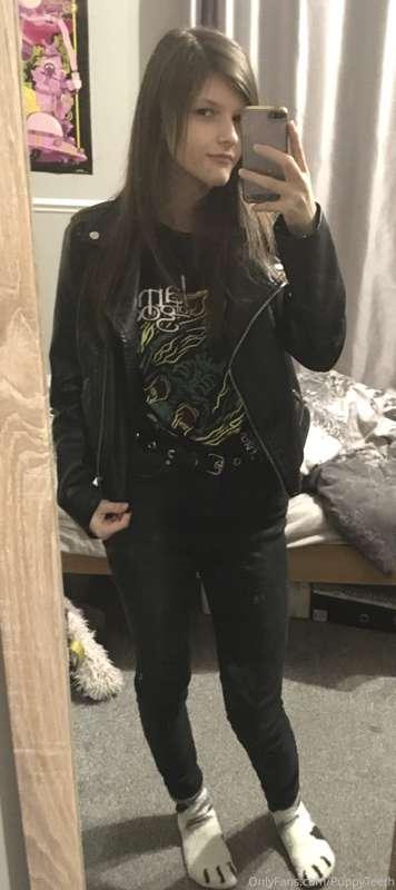 I know you guys wanted more normal selfies, so here chu go 🥺