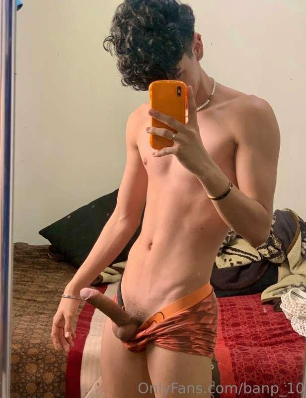 estoy muy duro, mándame mensaje y te envío algo rico 🤤🔥
