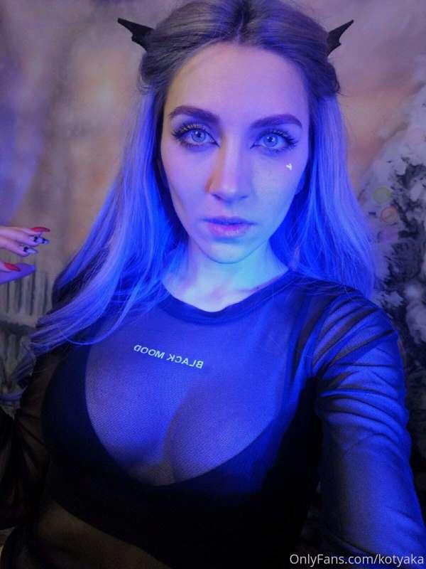 Stream look 💜
Don't forget to check the second picture 😛