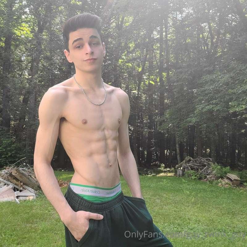 gay_twink_guy image #2