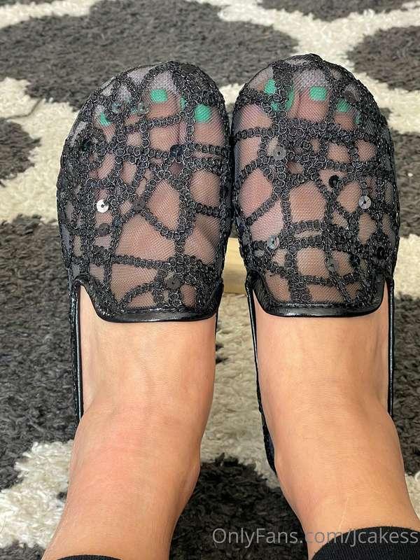 You guys like my new shoes??
I’m obsessed with see through s..