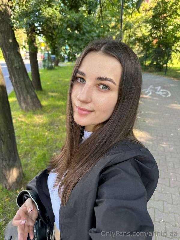 A new week has started and I'm full of expectations! 🌸 A new..