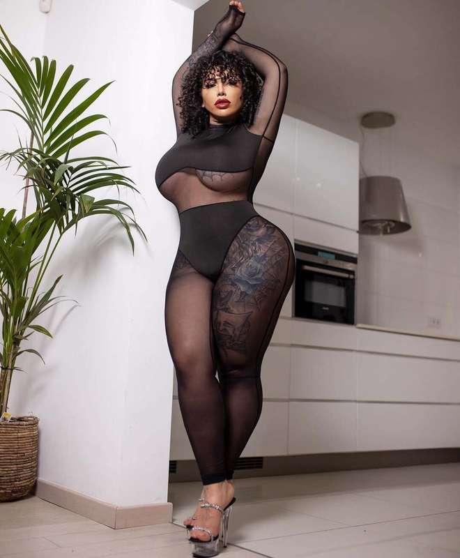 Your Queen sees your weakness...❤️‍🔥 Will you hide it or off..