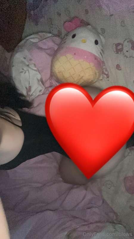 $15 for uncensored version🤭 only selling it to the of subs 🫣..
